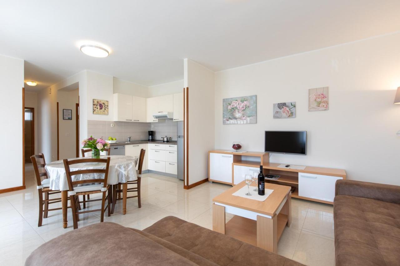 Apartments Dujmovic Ivo 2 バスカ エクステリア 写真